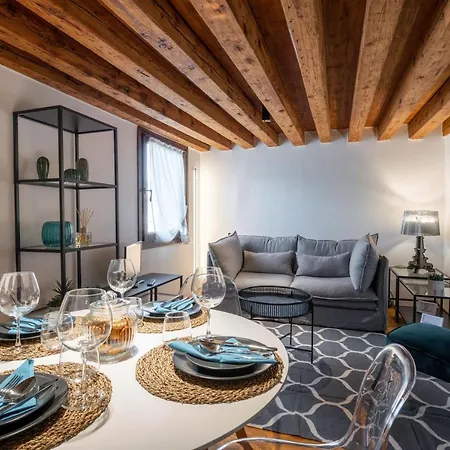 Canal View - Guglie Bridge * ונציה